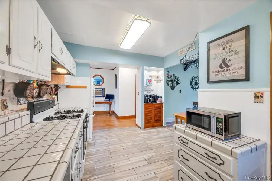 99 Hunter Avenue, Valley Stream, NY 11580 - Image #3