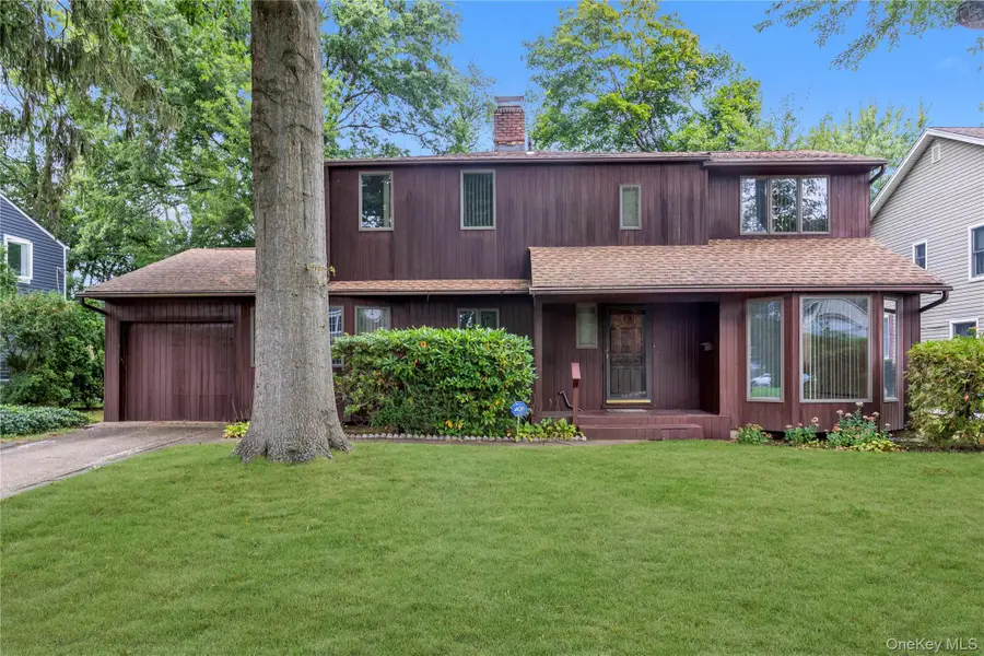 87 Hillturn Lane, Roslyn Heights, NY 11577 - Image #2