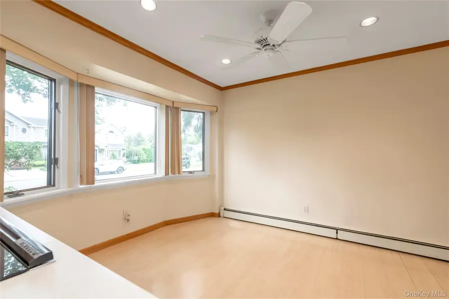 87 Hillturn Lane, Roslyn Heights, NY 11577 - Image #3