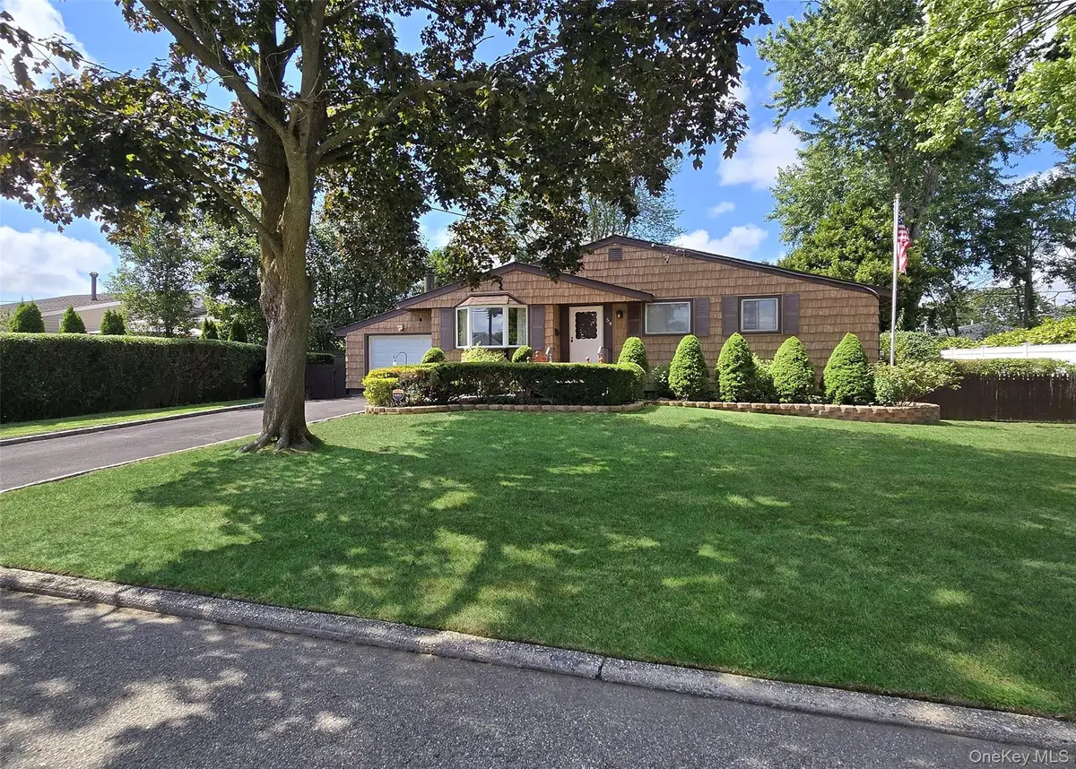 54 W 12th Street, Deer Park, NY 11729 - #1