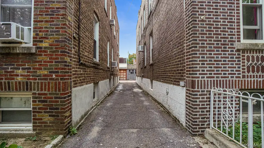 1539 Hollywood Avenue, Bronx, NY 10461 - Image #3