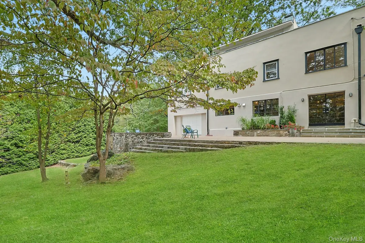 75 Lakeside Drive, New Rochelle, NY 10801 - Image #1