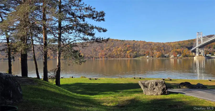 9 Hudson Heights Drive, Poughkeepsie, NY 12601 - Image #2