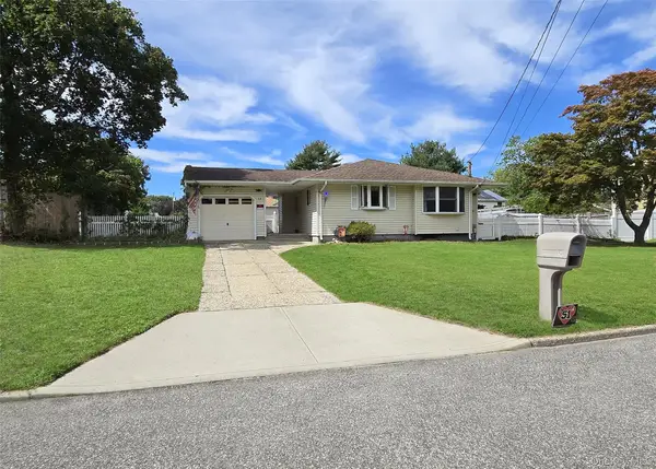 12 Choate Avenue, Selden, NY 11784