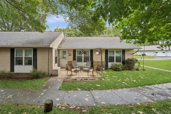 474 Darwen Drive #B, Ridge, NY 11961