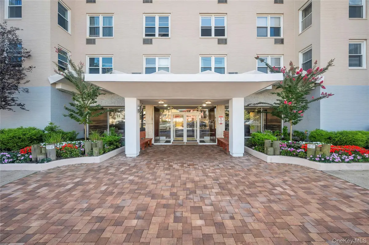 522 Shore Road #3U, Long Beach, NY 11561 - Image #1