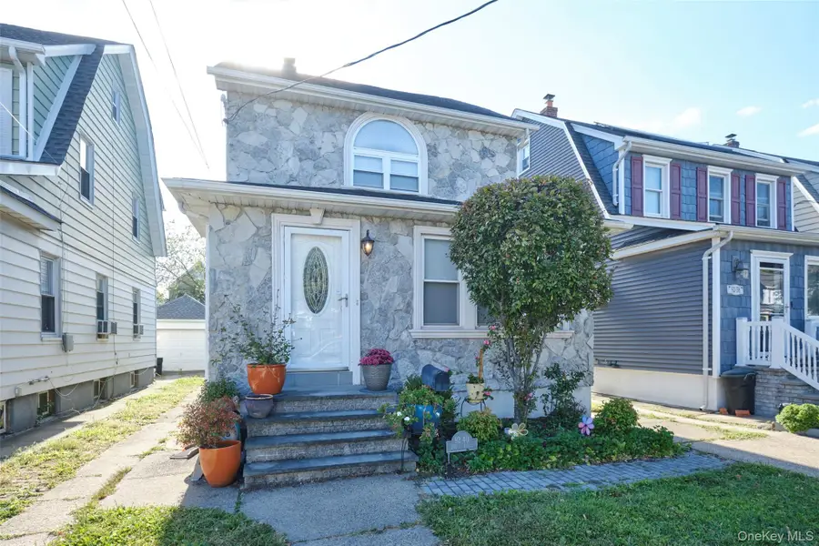 92-40 245th Street, Floral Park, NY 11001 - Image #2