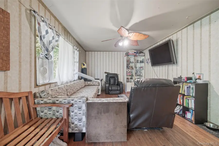 30 Fords Lane, Southampton, NY 11968 - Image #2