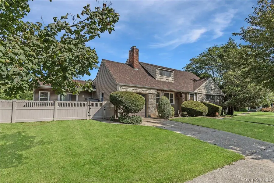 305 Crowell Street, Hempstead, NY 11550 - Image #2