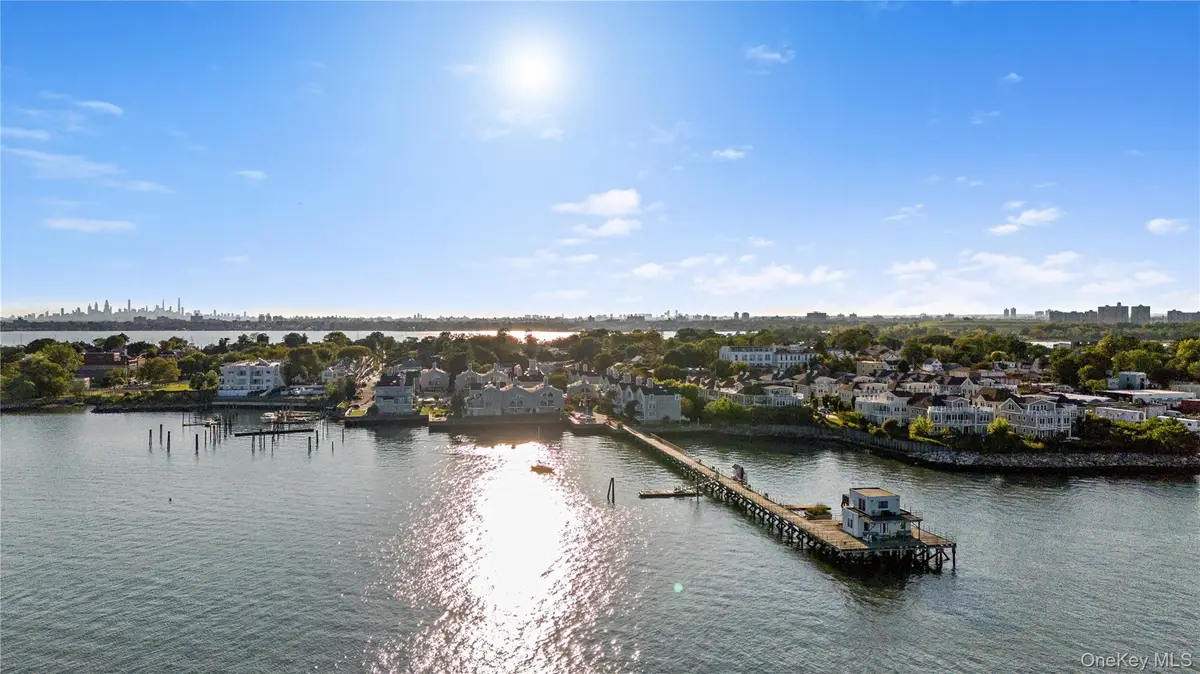 21 Deepwater Way, Bronx, NY 10464 - Image #1