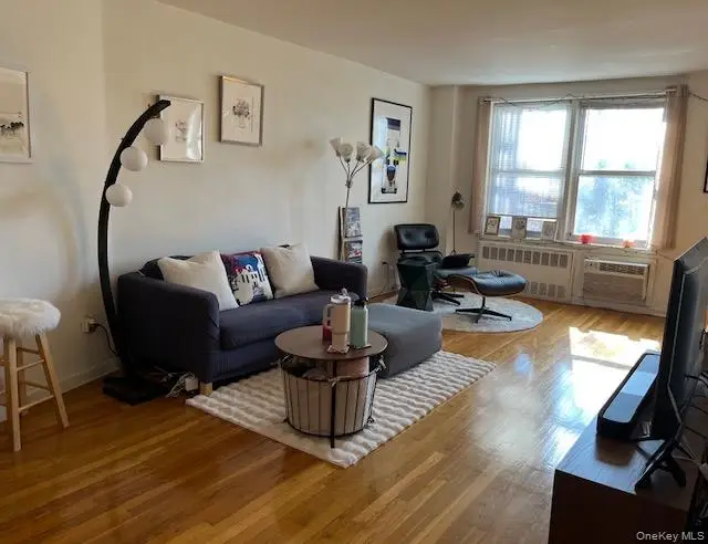 241-20 Northern Boulevard #3H, Douglaston, NY 11362 - Image #2