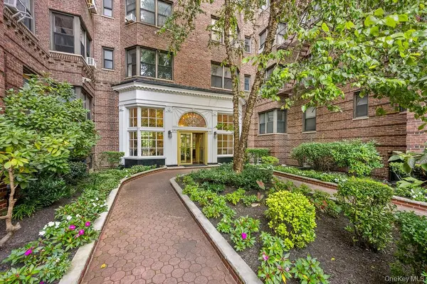 69-40 Yellowstone Boulevard #62O, Forest Hills, NY 11375