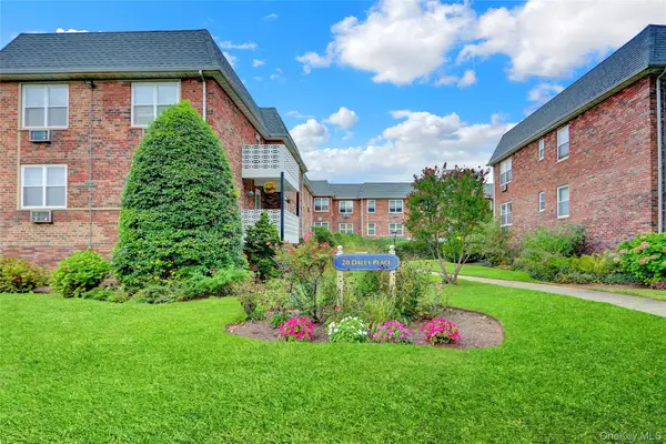 20 Daley Place #104, Lynbrook, NY 11563