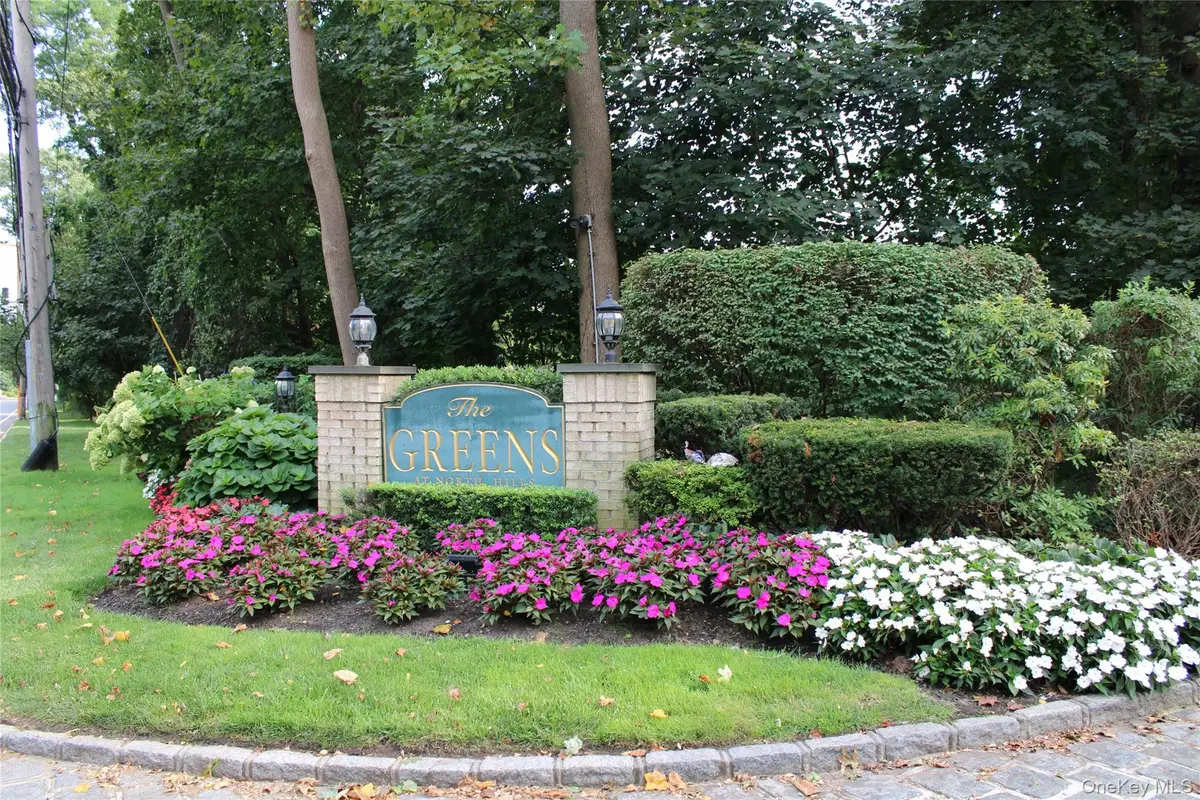 15 Fairway Circle S #15, Manhasset, NY 11030 - Image #1