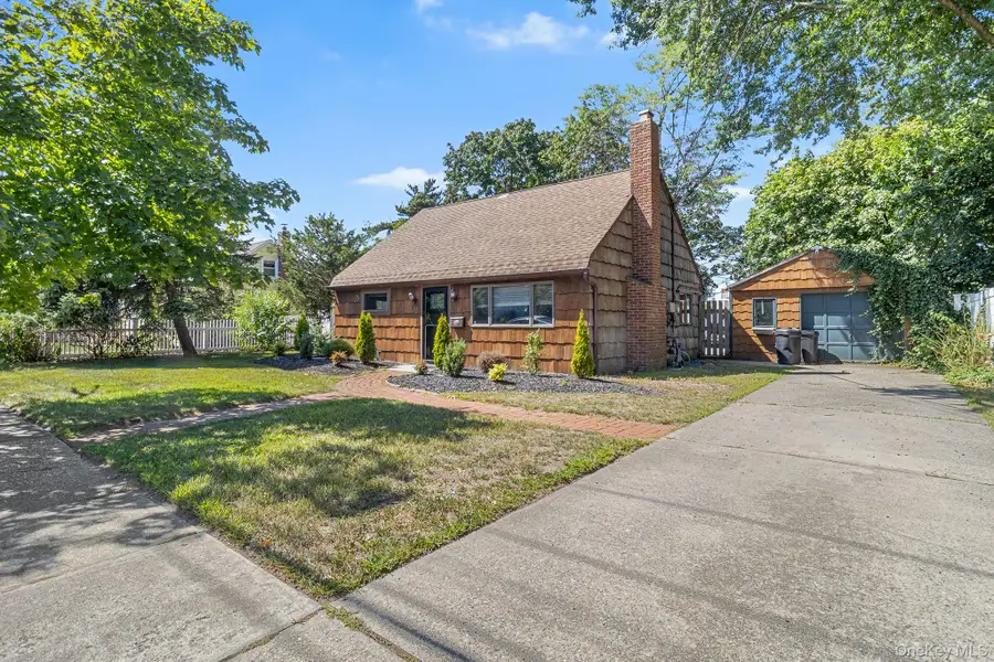 146 E Carmans Road, East Farmingdale, NY 11735 - Image #3