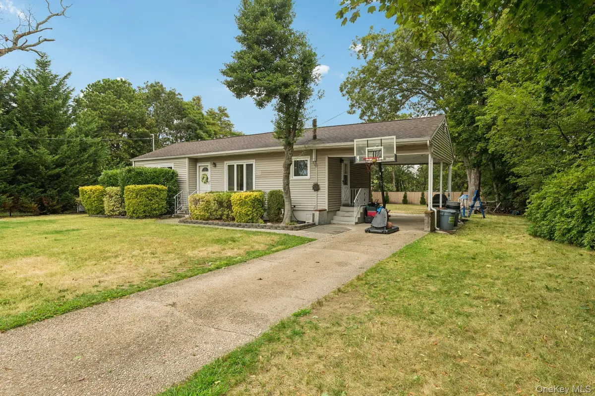 111 Berry Street, Lindenhurst, NY 11757 - Image #1