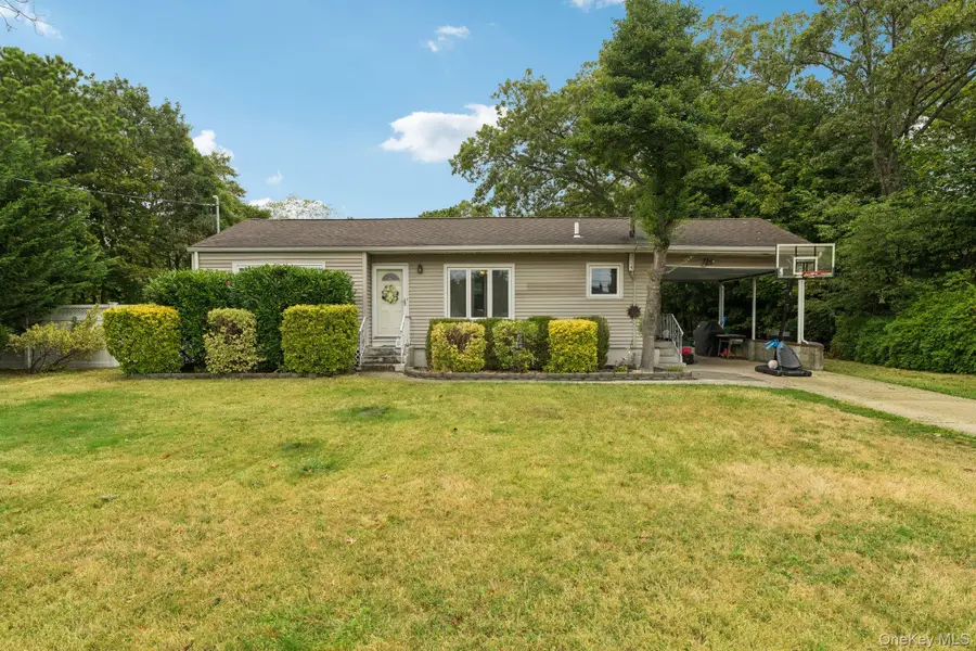 111 Berry Street, Lindenhurst, NY 11757 - Image #2