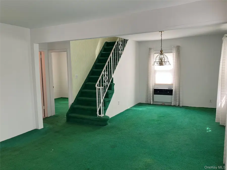 40 Irwin Street, New Hyde Park, NY 11040 - Image #2