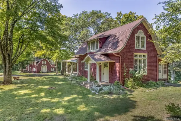 421-423 Hillside Road, Cragsmoor, NY 12420