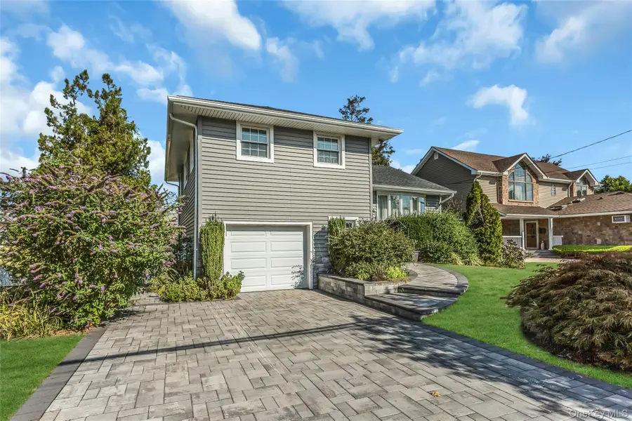 46 Elmtree Lane, Jericho, NY 11753 - Image #3