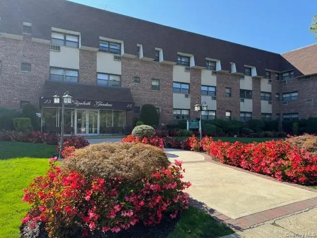 25 Elizabeth Street #2E, Farmingdale, NY 11735 - Image #3