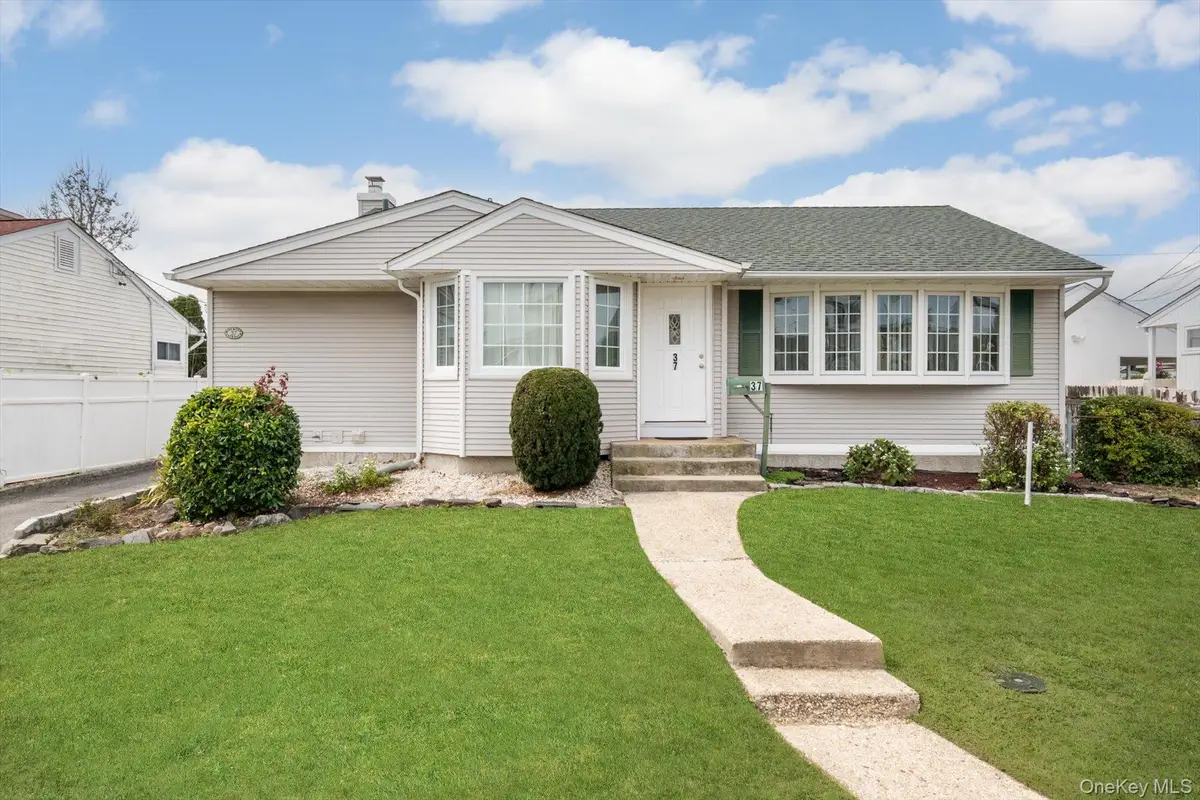37 Hunter Lane, Hicksville, NY 11801 - Image #1