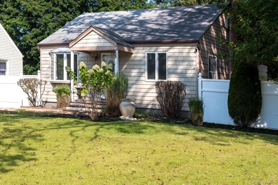 11 Mcgowan Lane, Central Islip, NY 11722 - Image #3