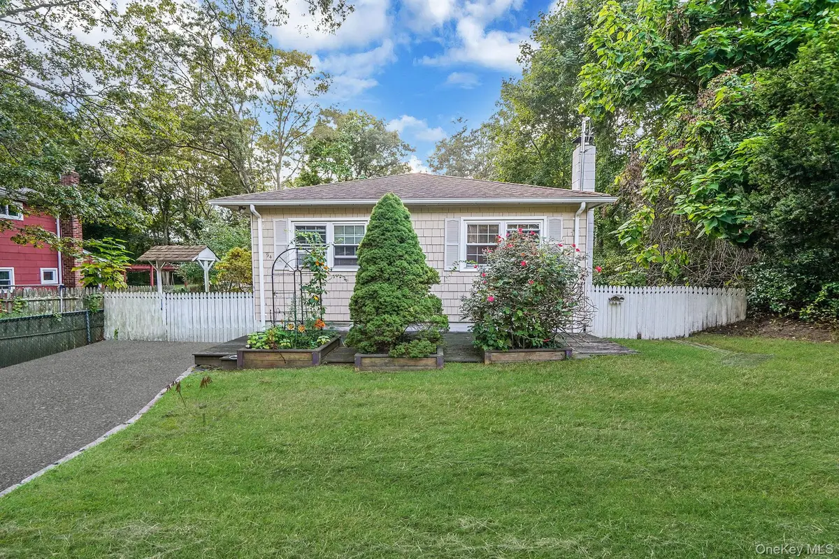 94 Berkshire Drive, Farmingville, NY 11738 - Image #1