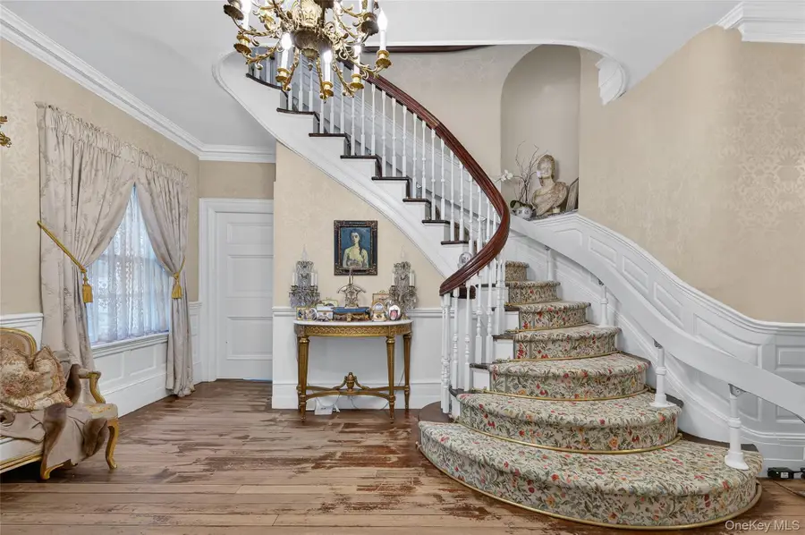 42 Clocktower Lane, Old Westbury, NY 11568 - Image #3