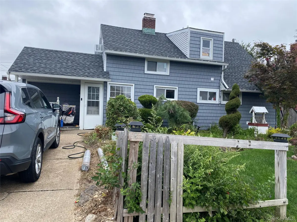 17 Trumpet Lane, Levittown, NY 11756 - Image #1