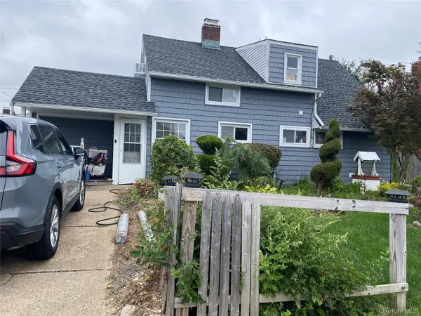 17 Trumpet Lane, Levittown, NY 11756