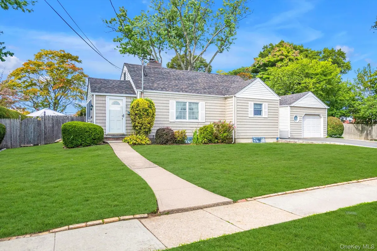 91 7th Street, Hicksville, NY 11801 - Image #1