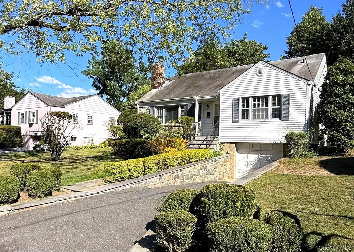 42 Holly Place, Larchmont, NY 10538 - Image #1