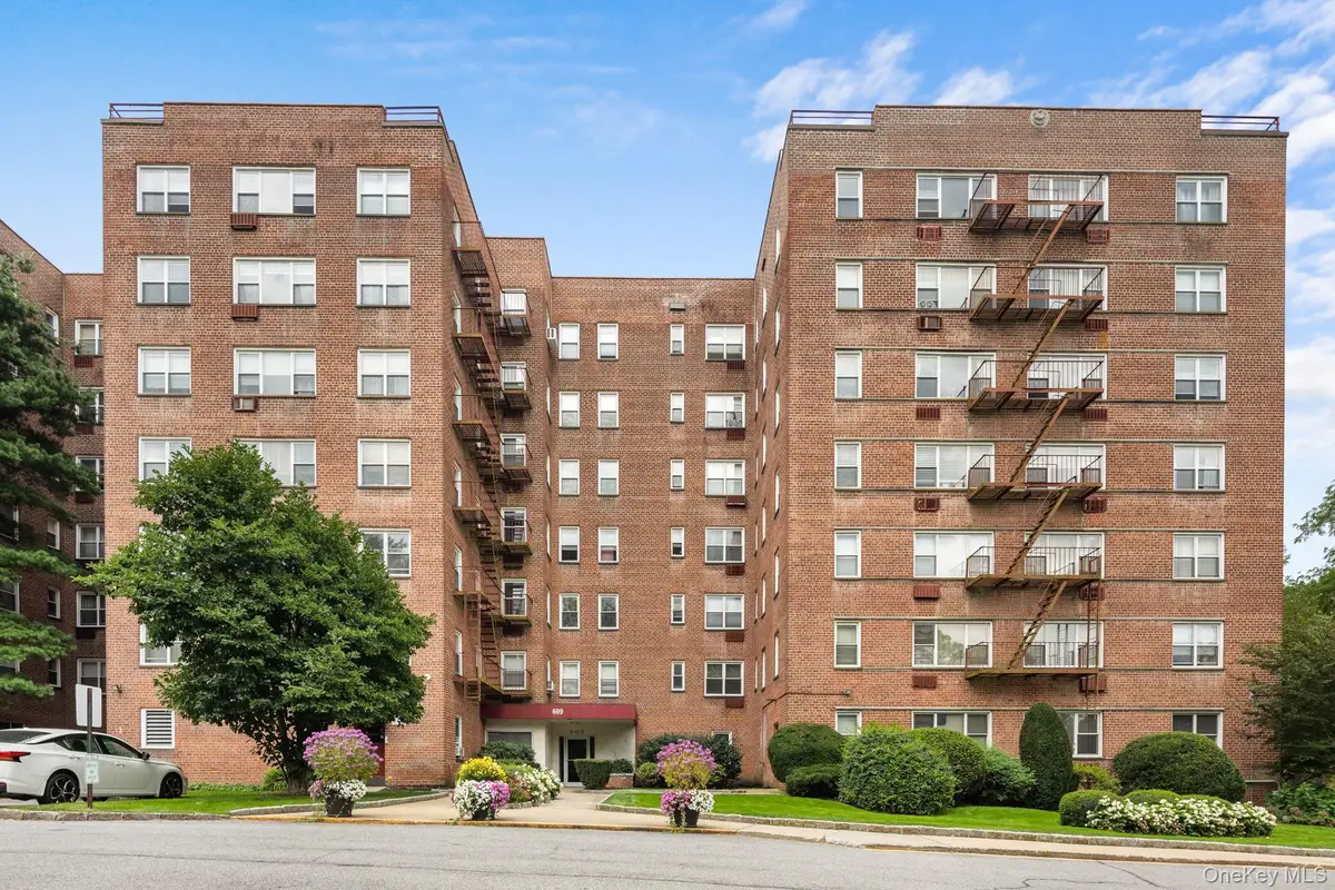 609 Palmer Road #4C, Yonkers, NY 10701 - Image #1