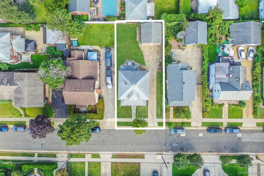 236 Jackson Avenue, Mineola, NY 11501 - Image #3