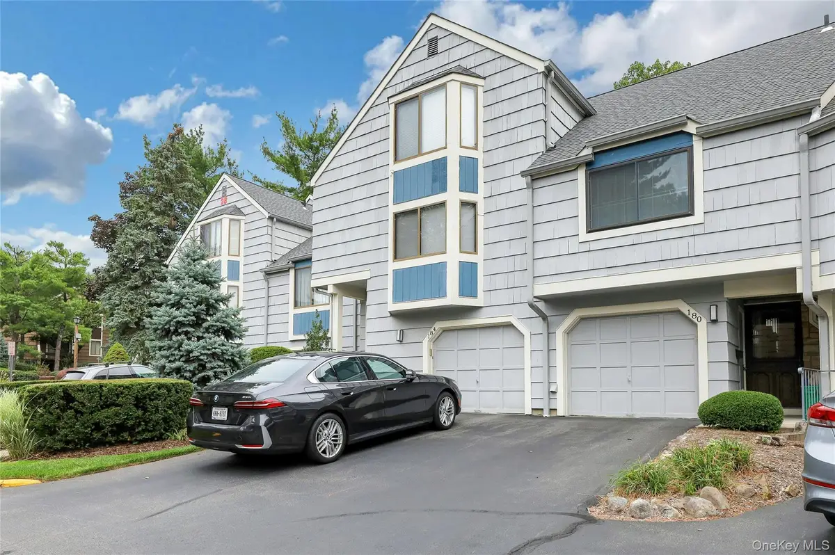 180 Treetop Circle, Nanuet, NY 10954 - Image #1