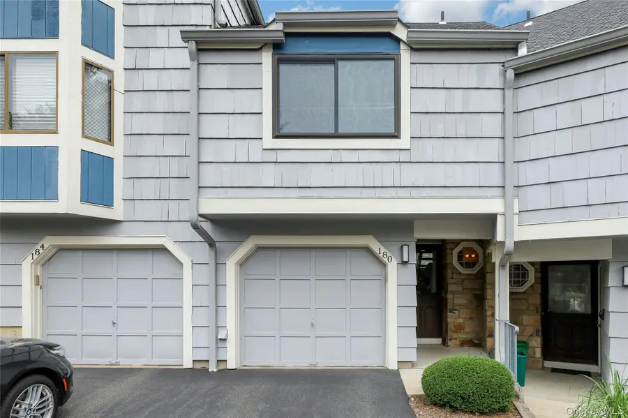 180 Treetop Circle, Nanuet, NY 10954 - Image #3