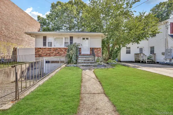 104 Broadway, Malverne, NY 11565