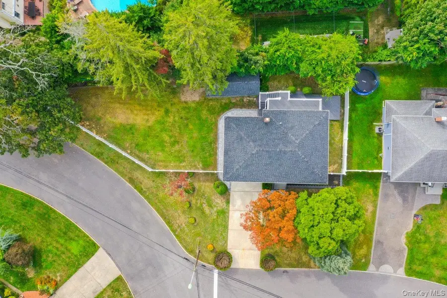 22 Brian Drive, East Islip, NY 11730 - Image #3