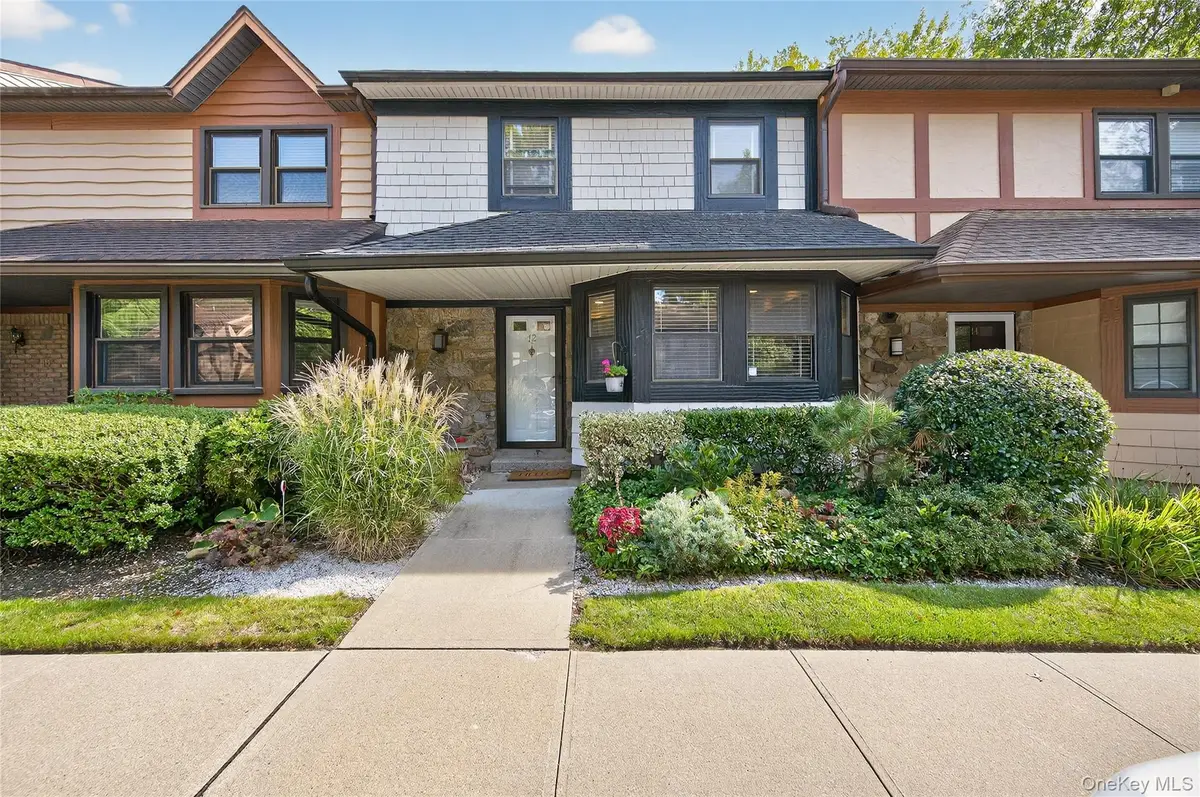 12 Hampton Way, Woodbury, NY 11797 - Image #1