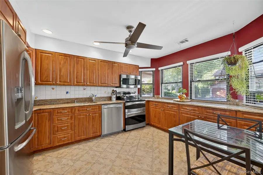 12 Hampton Way, Woodbury, NY 11797 - Image #2