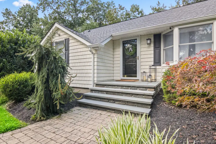 40 Quaker Path, Stony Brook, NY 11790 - Image #2