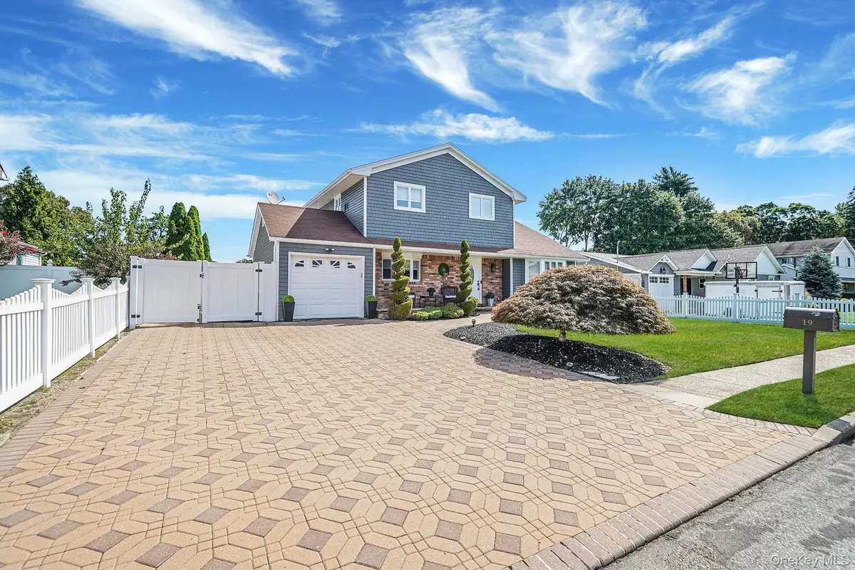 19 Madison Avenue, Deer Park, NY 11729 - Image #1