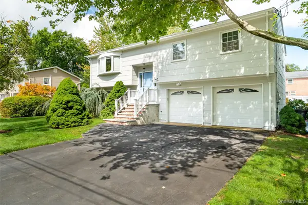 25 Meyer Oval, Pearl River, NY 10965