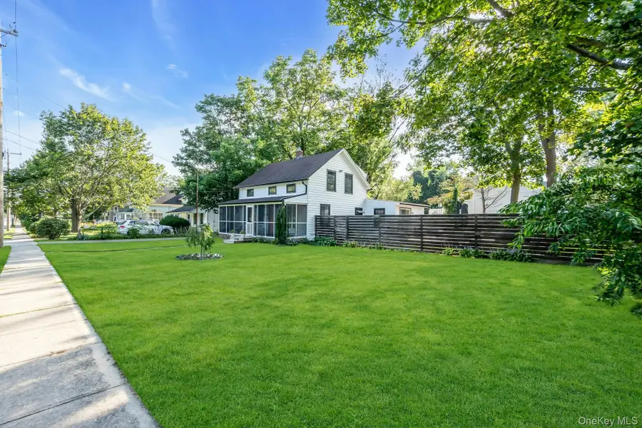 172 Lincoln Avenue, Sayville, NY 11782 - Image #2