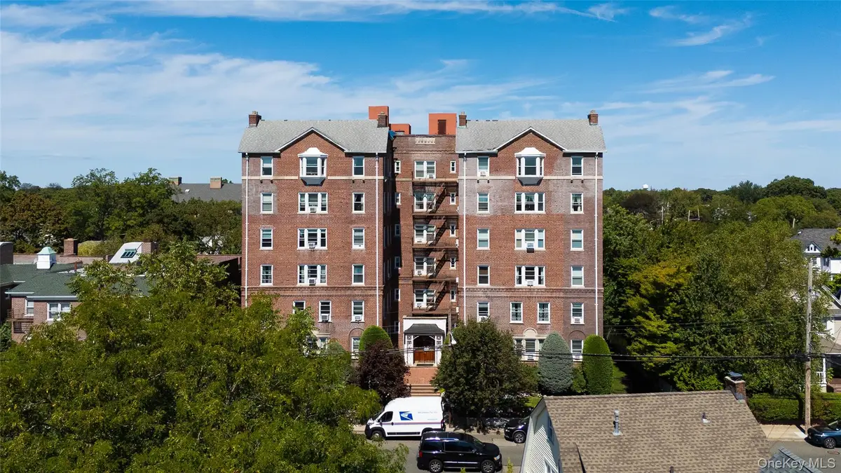 55 Grand Avenue #3E, Rockville Centre, NY 11570 - Image #1