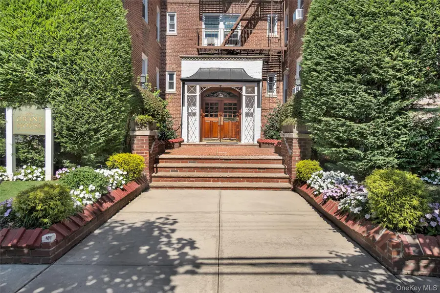 55 Grand Avenue #3E, Rockville Centre, NY 11570 - Image #2