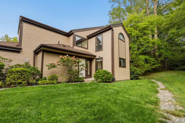 26 Fawn Court, Ossining, NY 10562