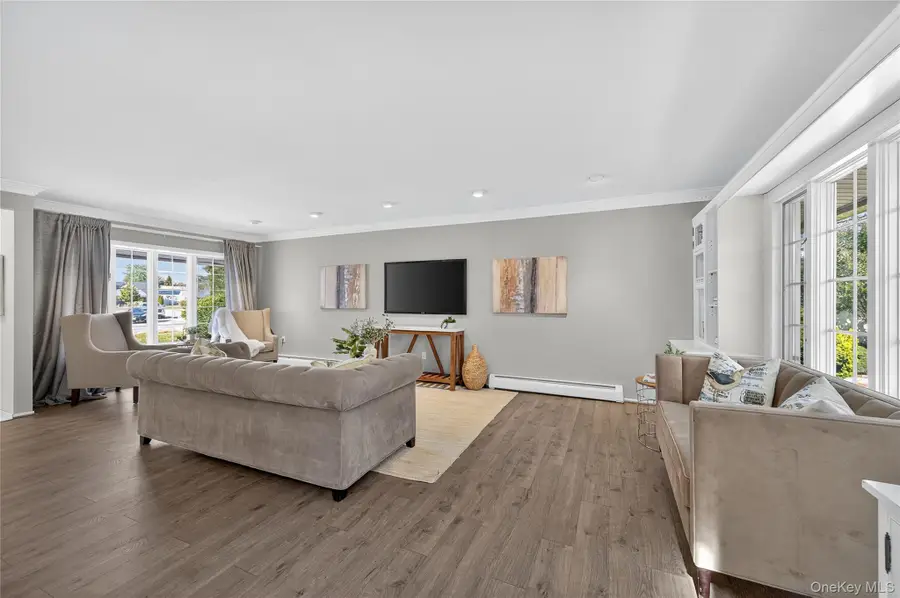 11 Foster Lane, Westbury, NY 11590 - Image #3