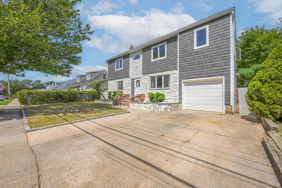 203 N Manhattan Avenue, Massapequa, NY 11758 - Image #2